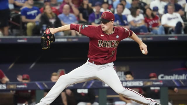 Arizona Diamondbacks left-handed reliever Joe Mantiply (35) pitches in the 7th inning of Game 1 of the World Series.